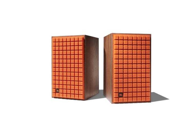 JBL L82